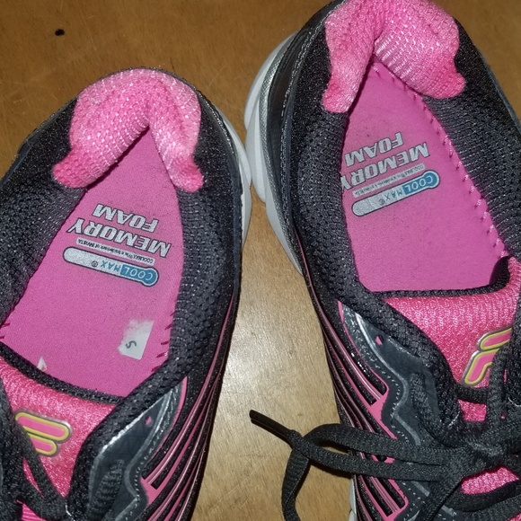 Women's Fila Max Cool Memory Foam Sneakers - Picture 2 of 5